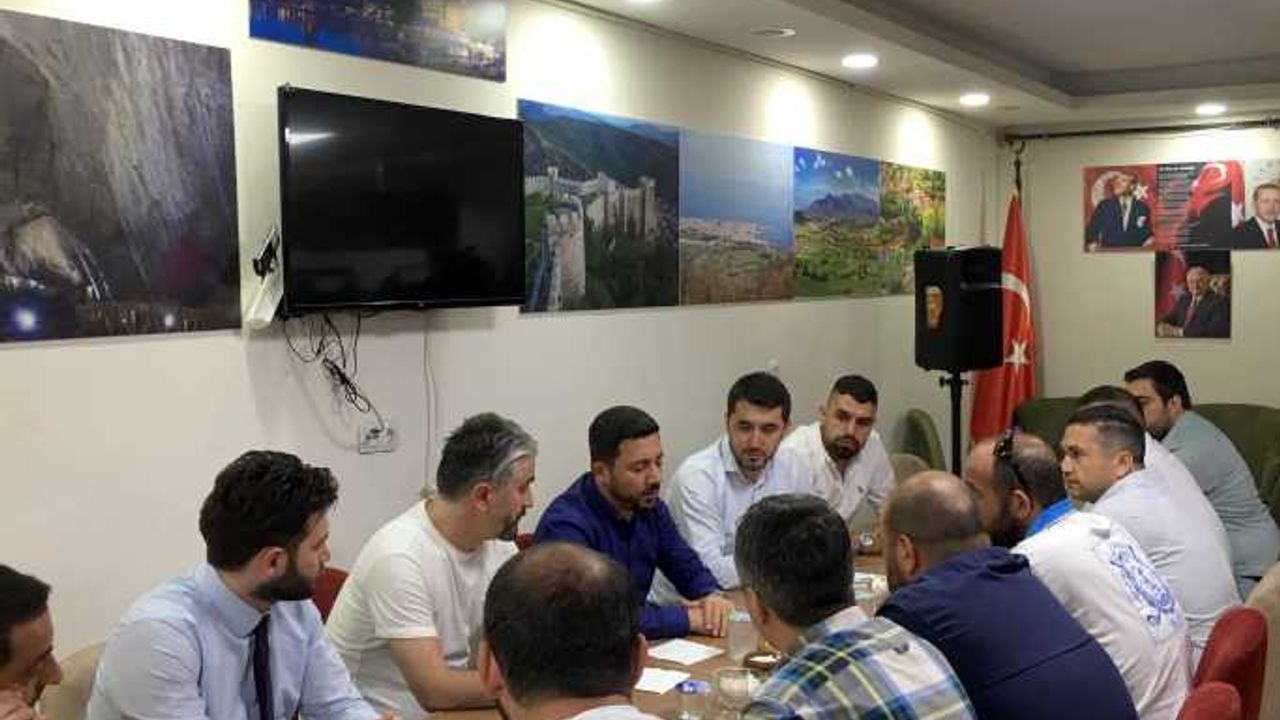 Başkan Arı, Sinoplular Derneğini ziyaret etti 