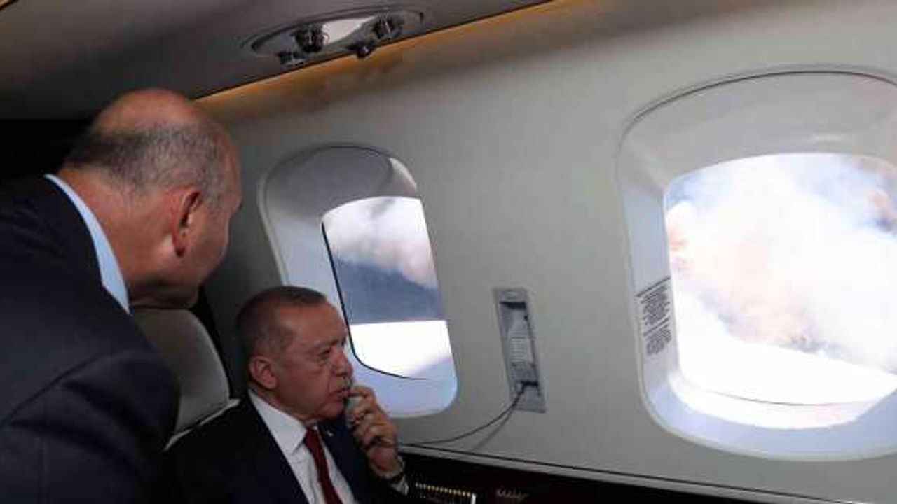 Cumhurbaşkanı Recep Tayyip Erdoğan, Marmaris’teki yangın bölgesinde havadan incelemelerde bulundu.