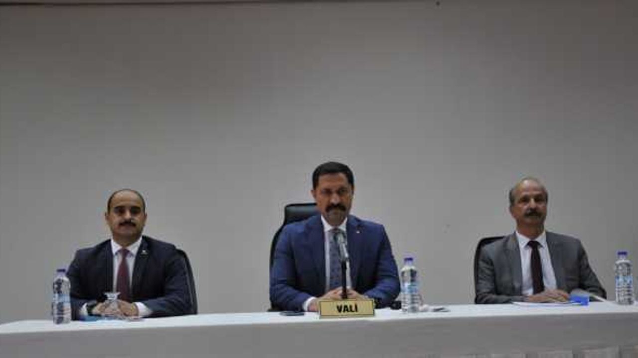 Amasya Valisi Masatlı, Gümüşhacıköy'de muhtarlarla bir araya geldi