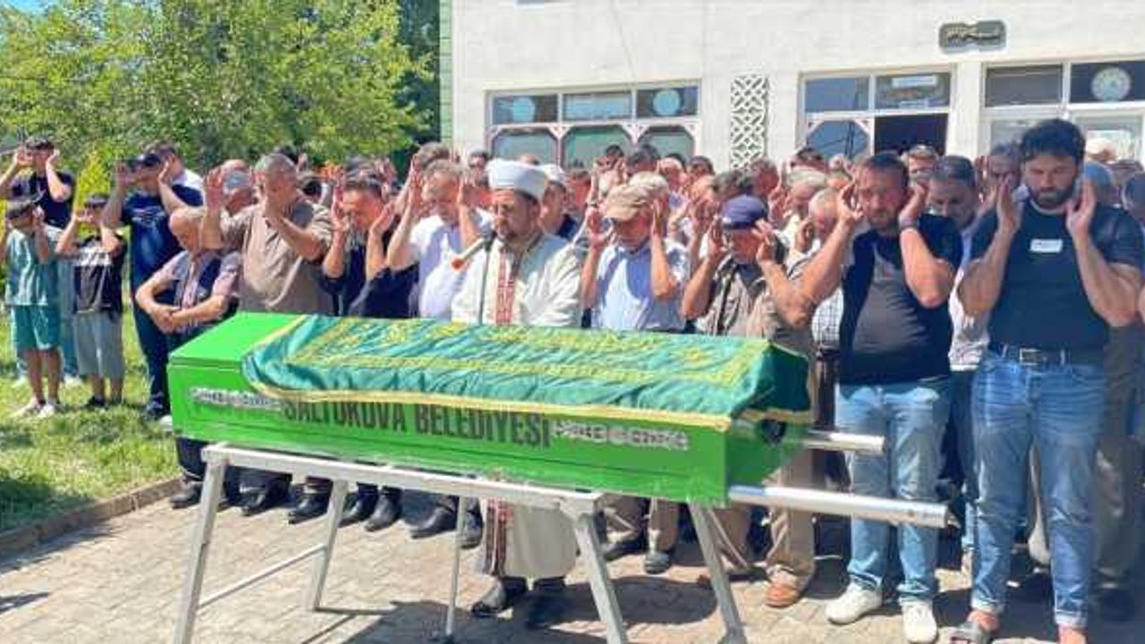Zonguldak'ta evinde ölü bulunan yaşlı adam toprağa verildi