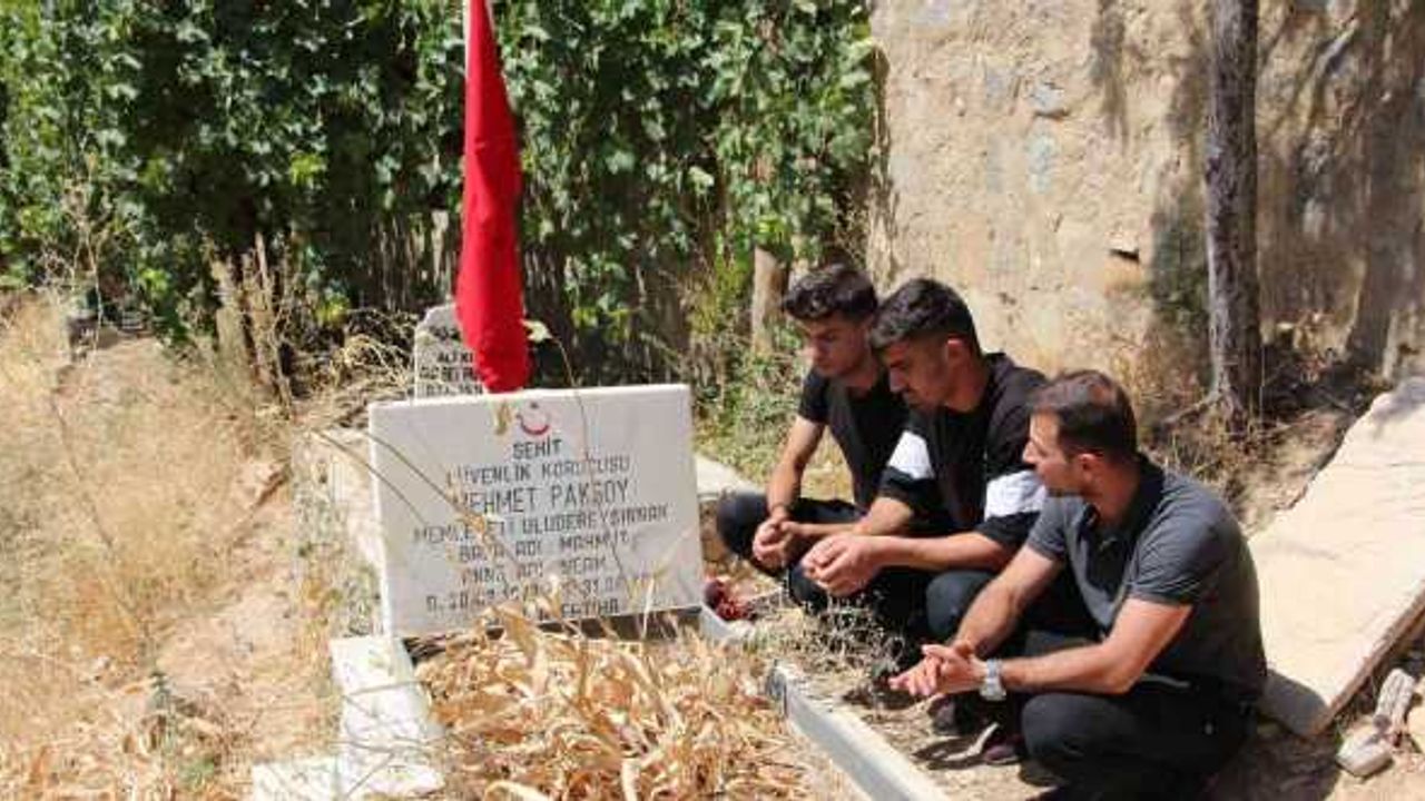Teröristler tarafından 5 yıl önce şehit edilen Mehmet Paksoy mezarı başında anıldı