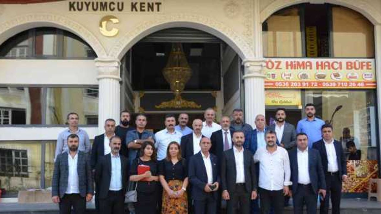 DTSO Başkan adayı Karagöz, seçim öncesi esnafla bir araya geldi