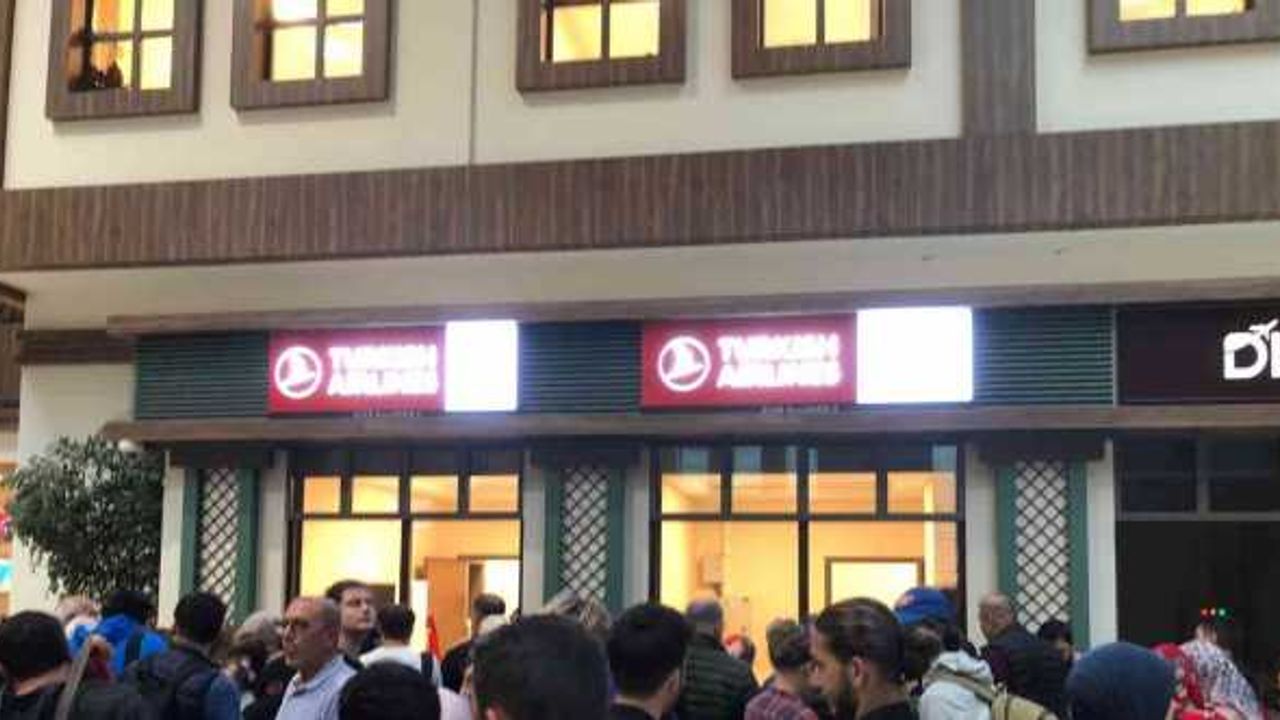 Rize’de şiddetli yağış hava ulaşımını olumsuz etkiliyor