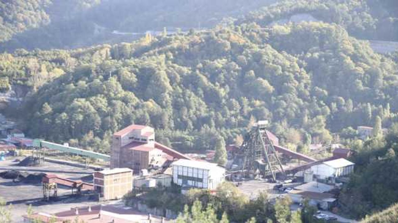 Bartın Başsavcısı ve beraberindeki heyetten Amasra'daki maden ocağında inceleme
