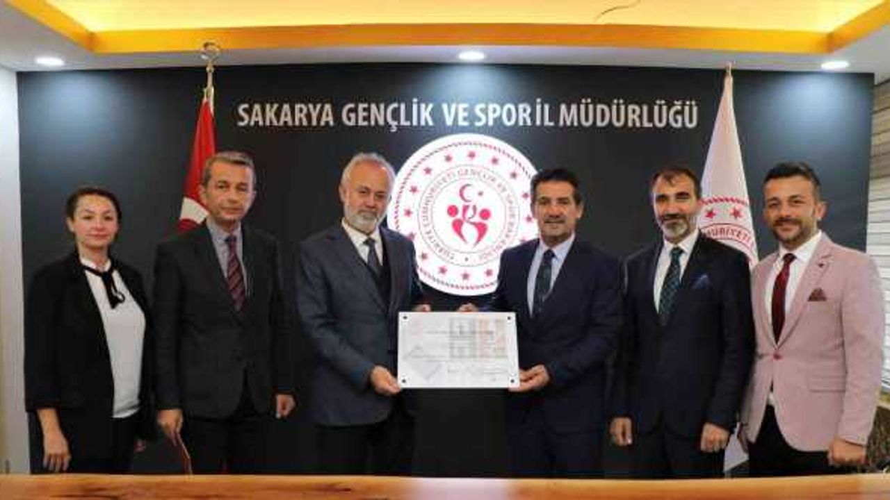 Kamuda ilk sertifika Arif Nihat Asya Öğrenci Yurduna
