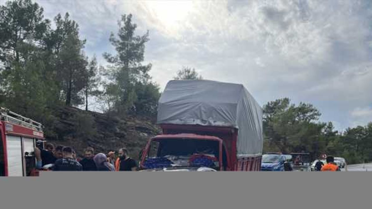Antalya'da kazada ölen anne ile evinde ölü bulunan oğlunun cenazeleri Ordu'da defnedildi