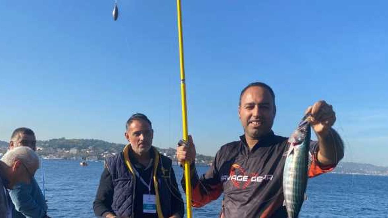 Beykoz’da 200 kişinin katıldığı “Balık Tutma Yarışması” renkli görüntüler oluşturdu