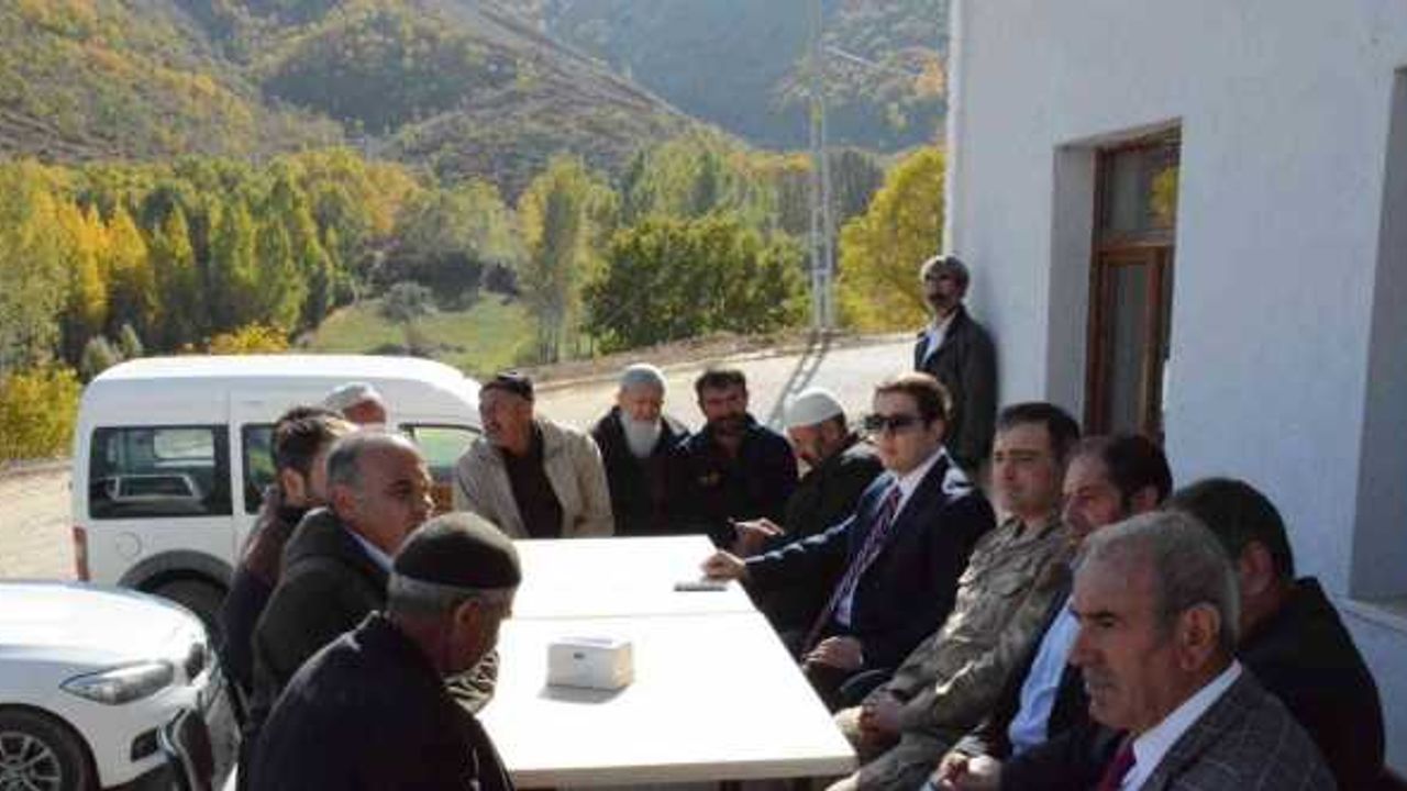 Kaymakam Başar askerden dönen genç için verilen mevlit yemeğine katıldı