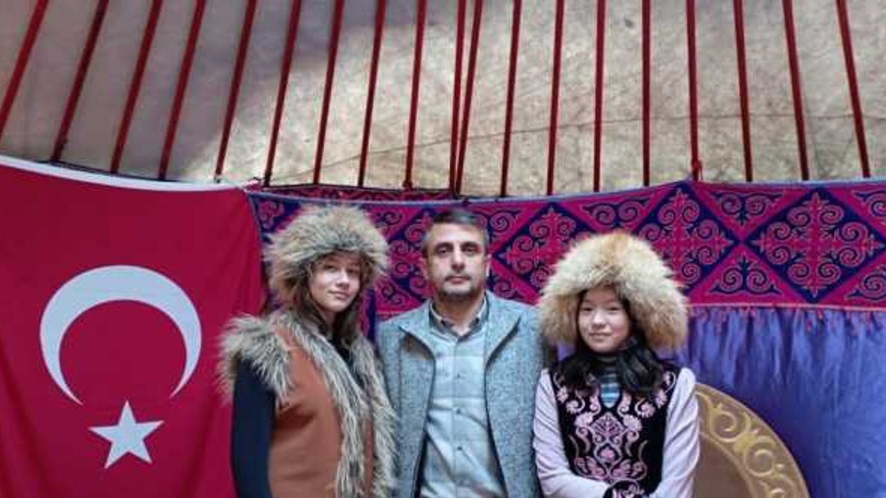 Lise bahçesinde kurulan otağ çadırında Orta Asya Türk kültürü tanıtıldı