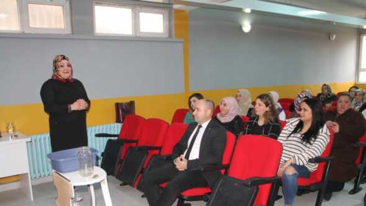 Amasya'da "Aile Okulu Projesi" ile 4 bin 789 veliye ulaşıldı