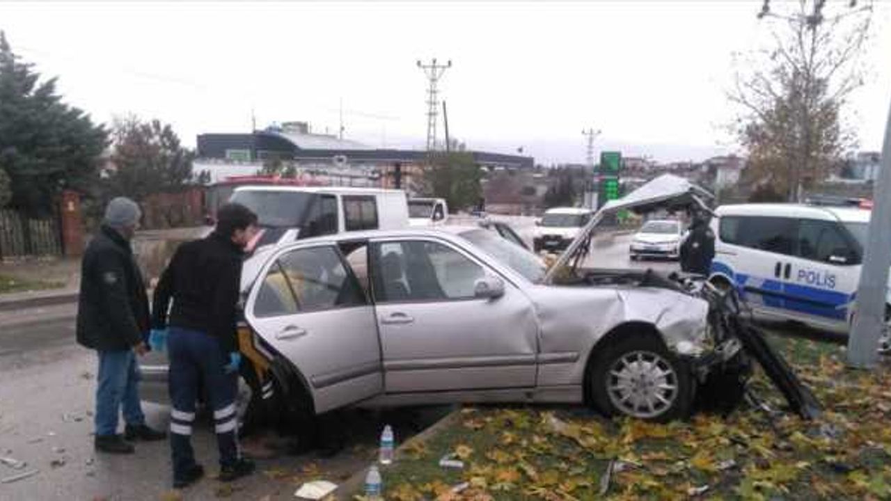 Amasya'da iki ayrı trafik kazasında 4 kişi yaralandı