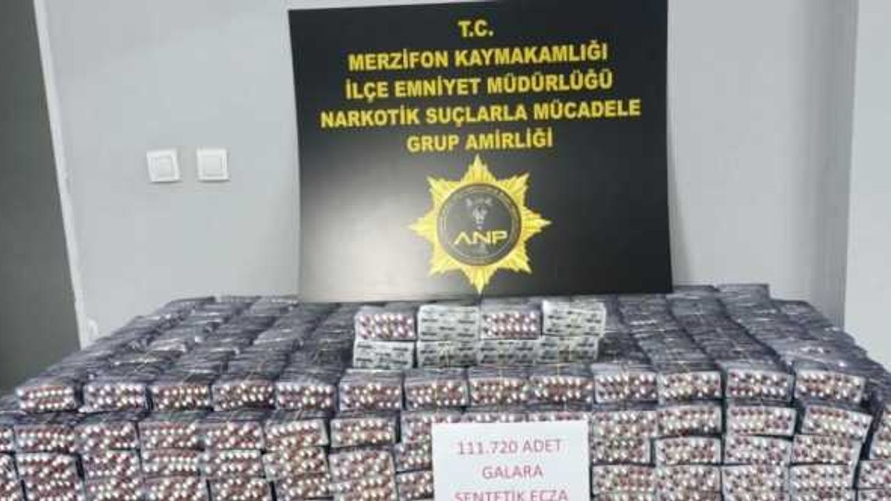 Amasya'da yolcu otobüsünde 111 bin 720 uyuşturucu hap ele geçirildi