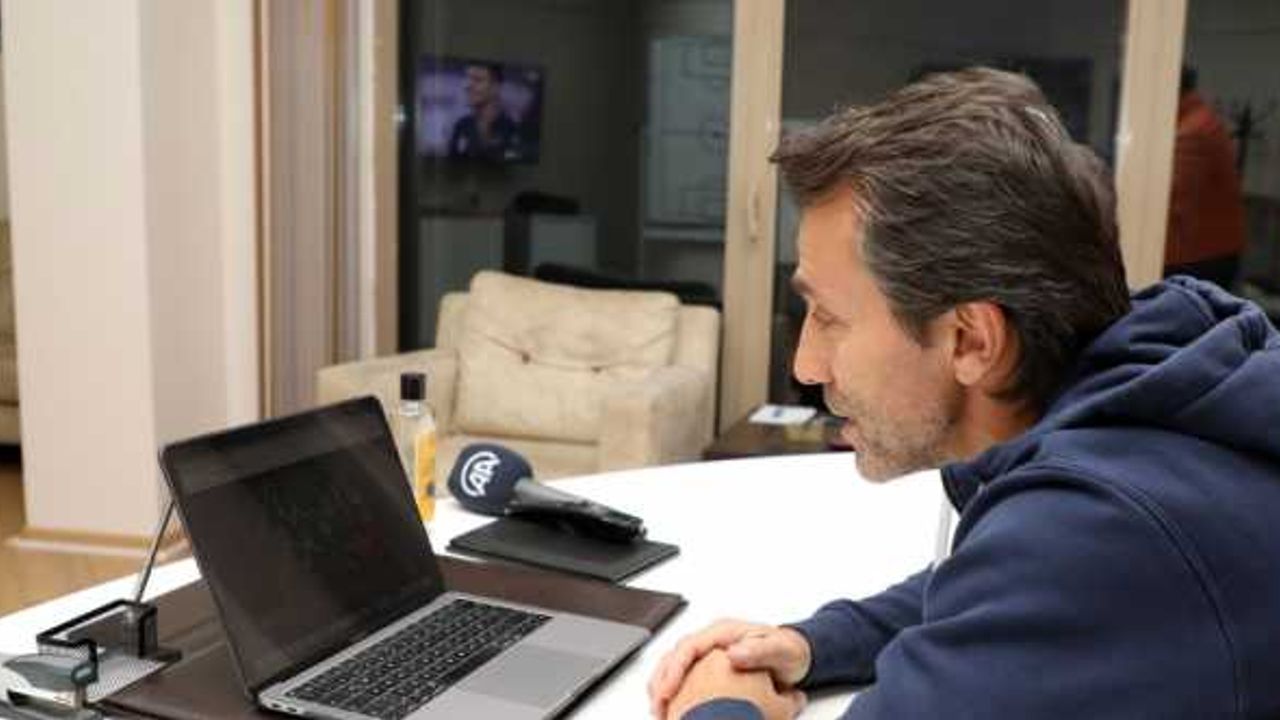 Çaykur Rizespor Teknik Direktörü Korkmaz, AA'nın "Yılın Fotoğrafları" oylamasına katıldı