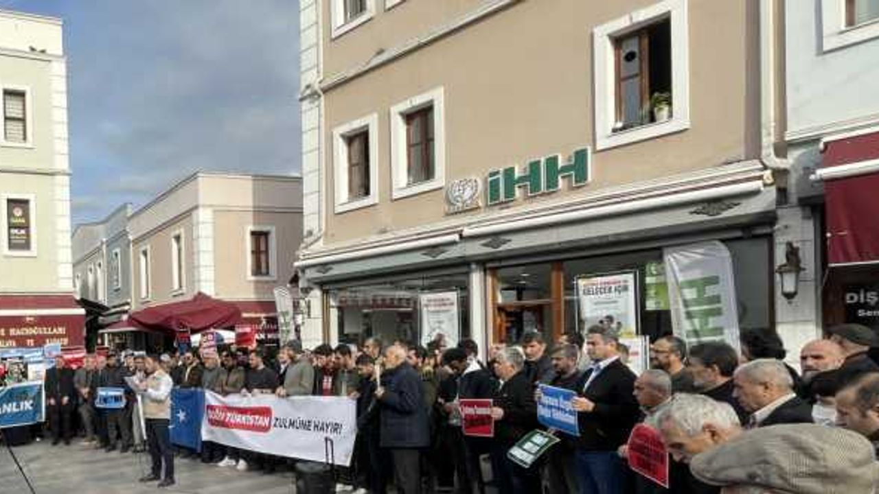 Çin'in Sincan Uygur Özerk Bölgesi politikaları Sakarya ve Bolu'da protesto edildi