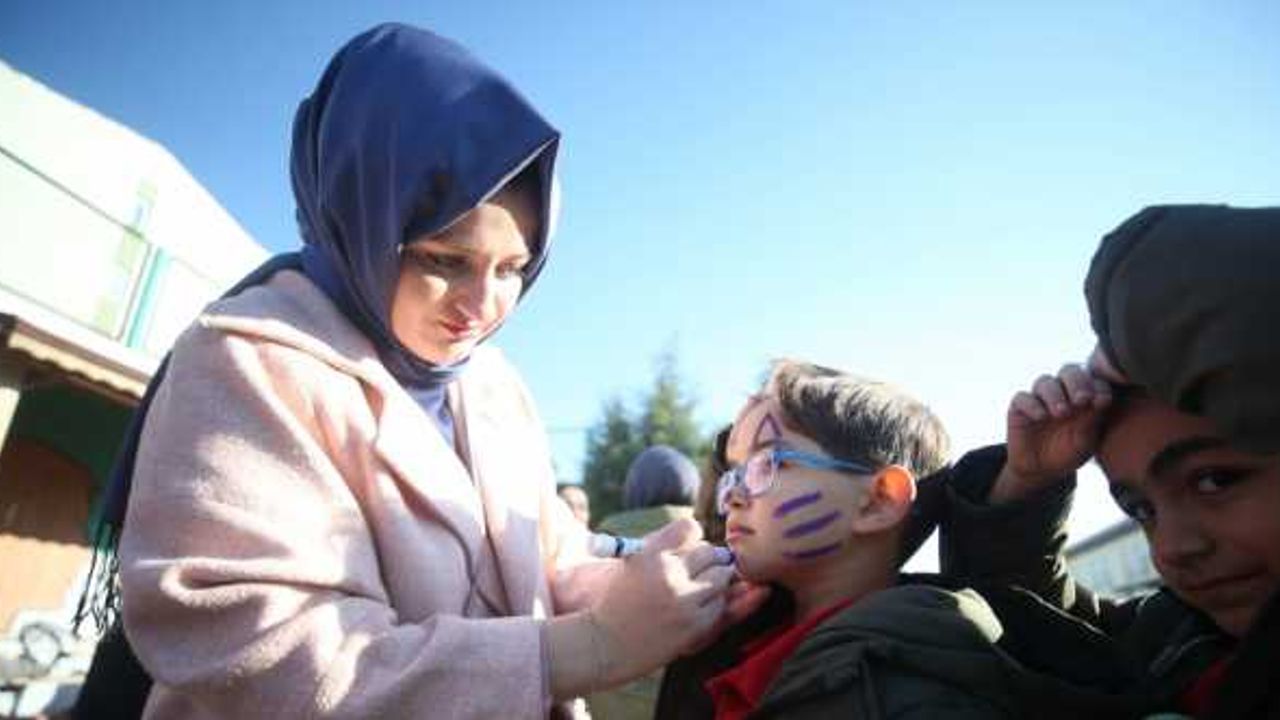 Düzce'de depremden etkilenen çocuklar okullardaki etkinliklerle moral buluyor