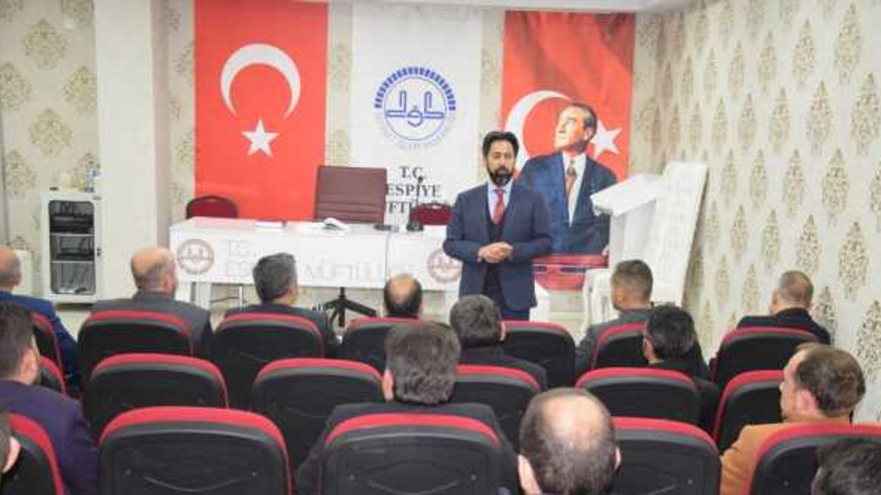 Espiye'de din görevlilerine yönelik "Talim ve Tashih-i Huruf" kursu düzenleniyor