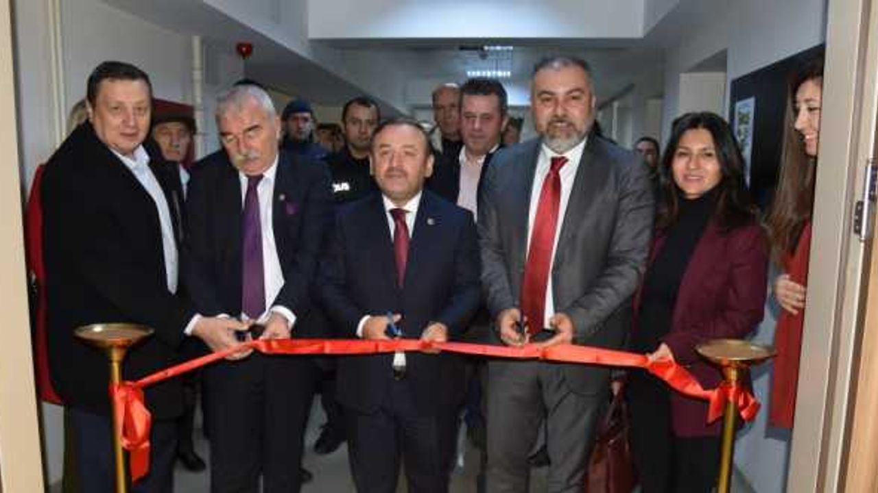 Görele'de "Yedi Renk Giresun" resim sergisi açıldı