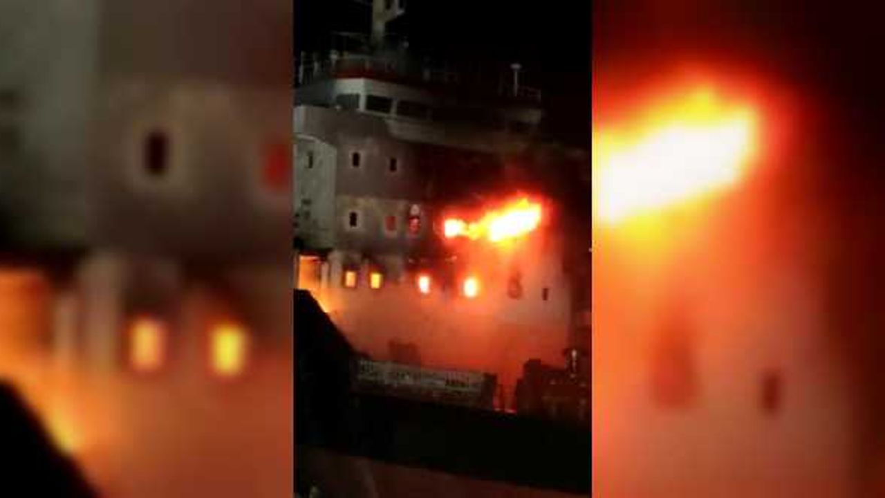 GÜNCELLEME - Sinop'ta kuru yük gemisinde çıkan yangına müdahale ediliyor