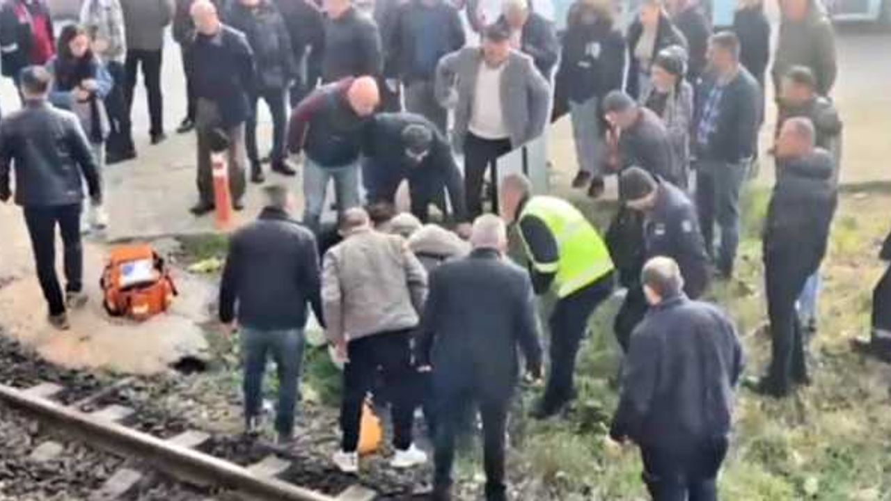 Karabük'te hemzemin geçitte yük treninin çarptığı çocuk yaralandı