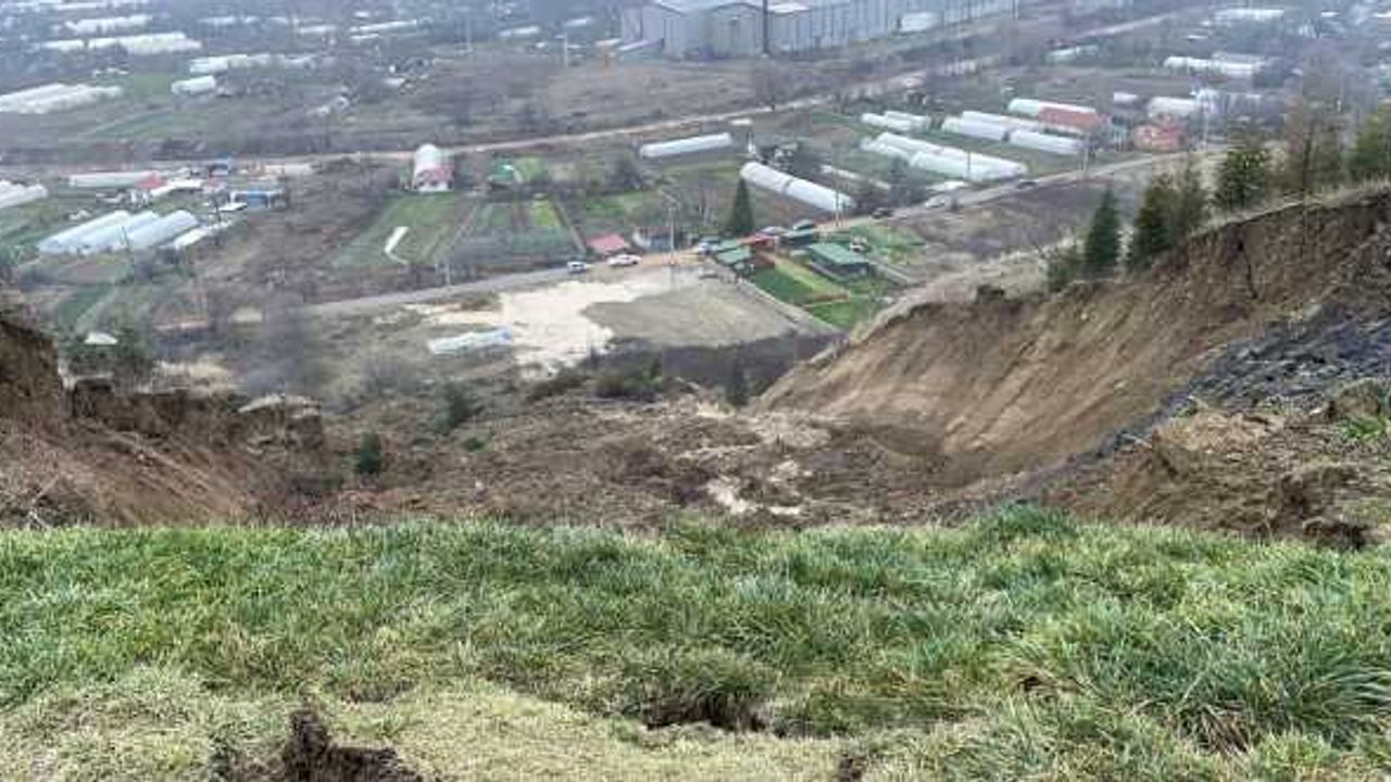 Karabük'te KBÜ kampüs alanında heyelan meydana geldi