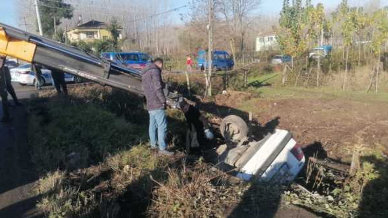 Samsun'da sulama kanalına devrilen otomobildeki karı koca yaralandı
