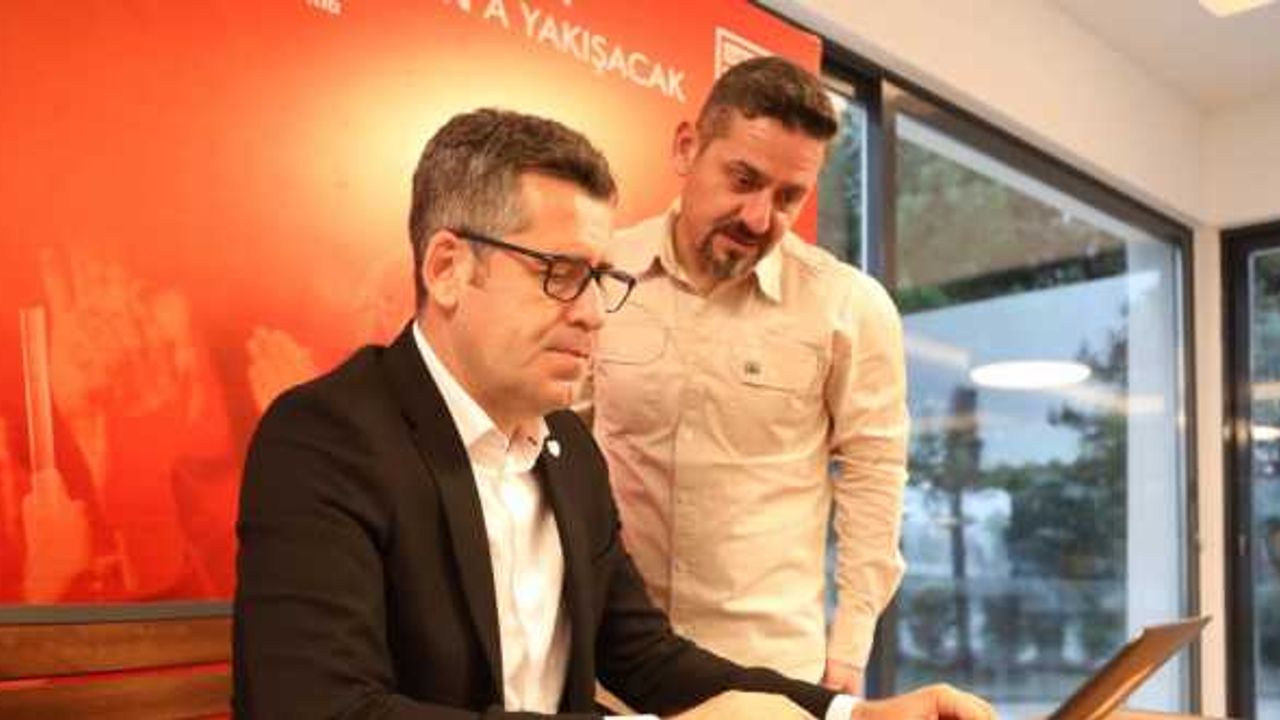 Samsunspor Teknik Direktörü Eroğlu, AA'nın "Yılın Fotoğrafları" oylamasına katıldı