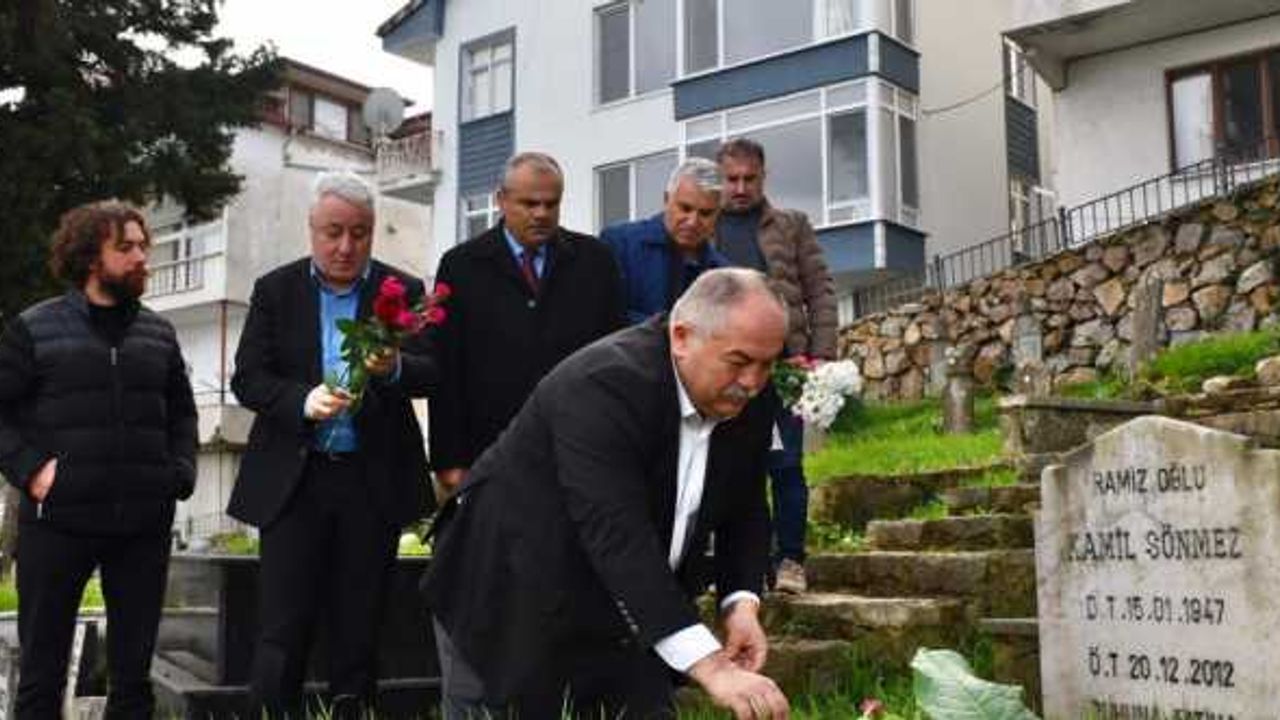 Sanatçı Kamil Sönmez Ordu'daki mezarı başında anıldı