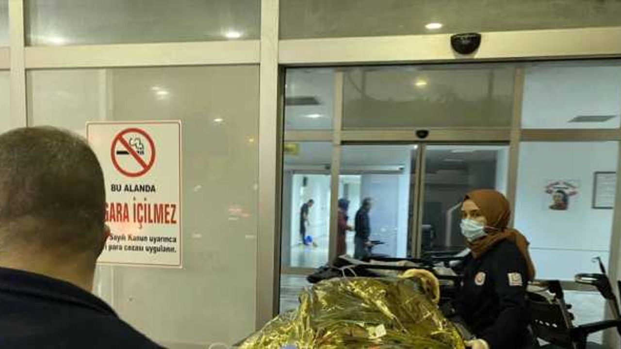 Sinop'ta kuru yük gemisinde çıkan yangında yaralanan 3 kişi Samsun'a getirildi