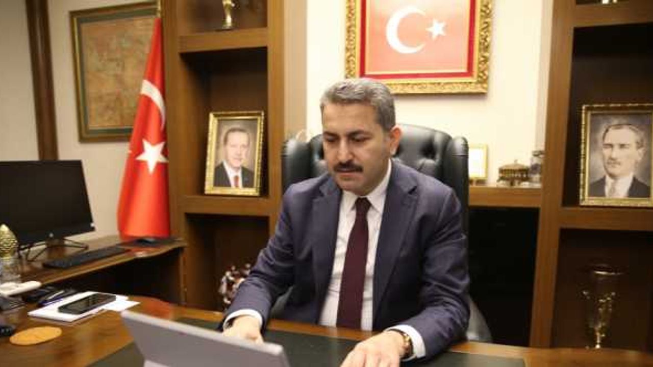 Tokat Belediye Başkanı Eroğlu, Anadolu Ajansının "Yılın Fotoğrafları" oylamasına katıldı