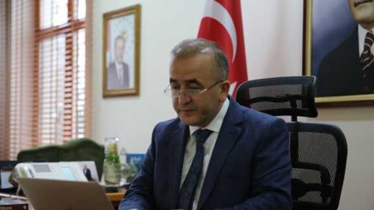 Tokat Valisi Hatipoğlu, Anadolu Ajansının "Yılın Fotoğrafları" oylamasına katıldı