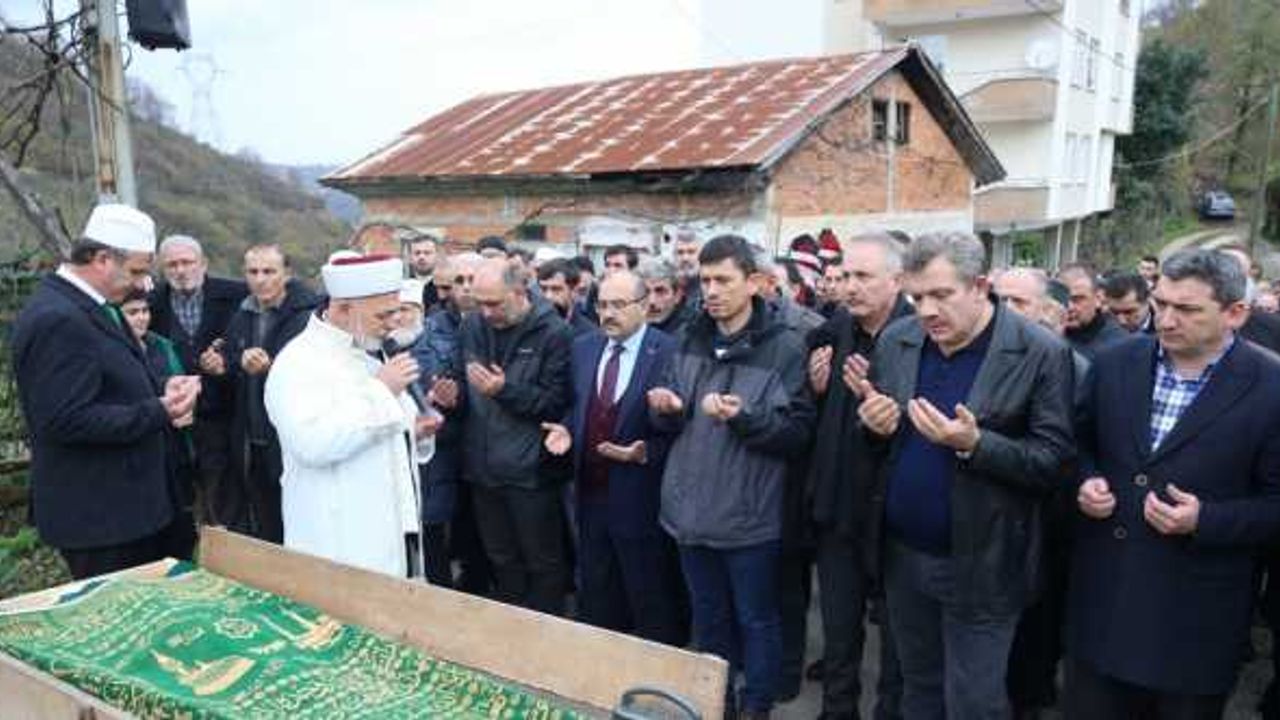 Yargıtay üyesi Aydın Şimşek'in vefat eden babasının cenazesi defnedildi