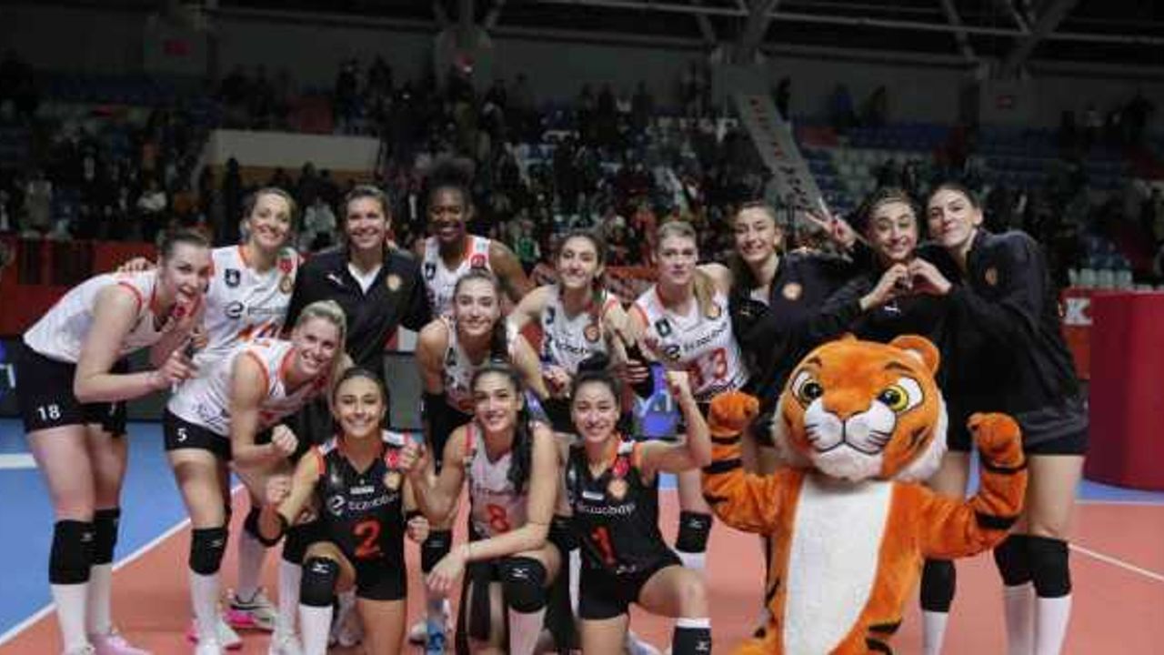 2023 CEV Şampiyonlar Ligi: Eczacıbaşı Dynavit: 3  - Grupa Azoty Chemik Police: 1