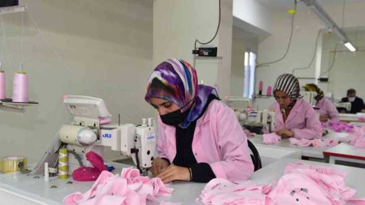 Ahlat’taki tekstil atölyeleri kadın istihdamına büyük katkı sağlıyor