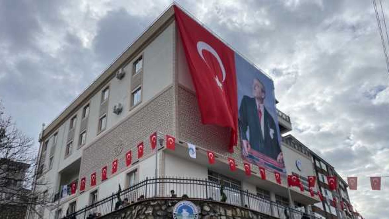Bartın Belediyesi Kültür Merkezi ve Kent Belleği Araştırma Kütüphanesi açıldı