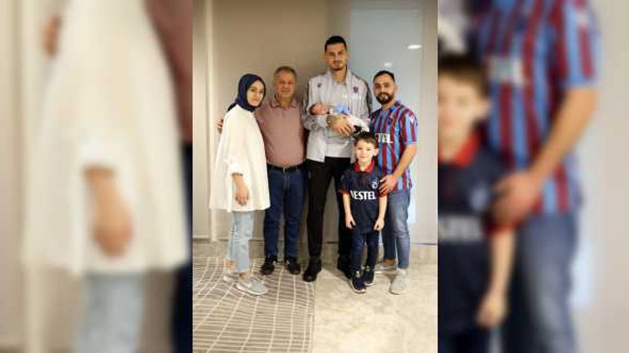 Bebeklerine "Uğurcan Çakır" adını veren aileden Trabzonsporlu futbolcuya ziyaret