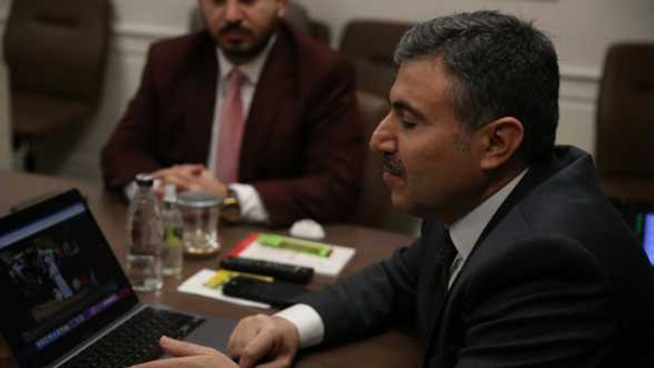 Düzce Valisi Atay,  AA'nın "Yılın Fotoğrafları" oylamasına katıldı