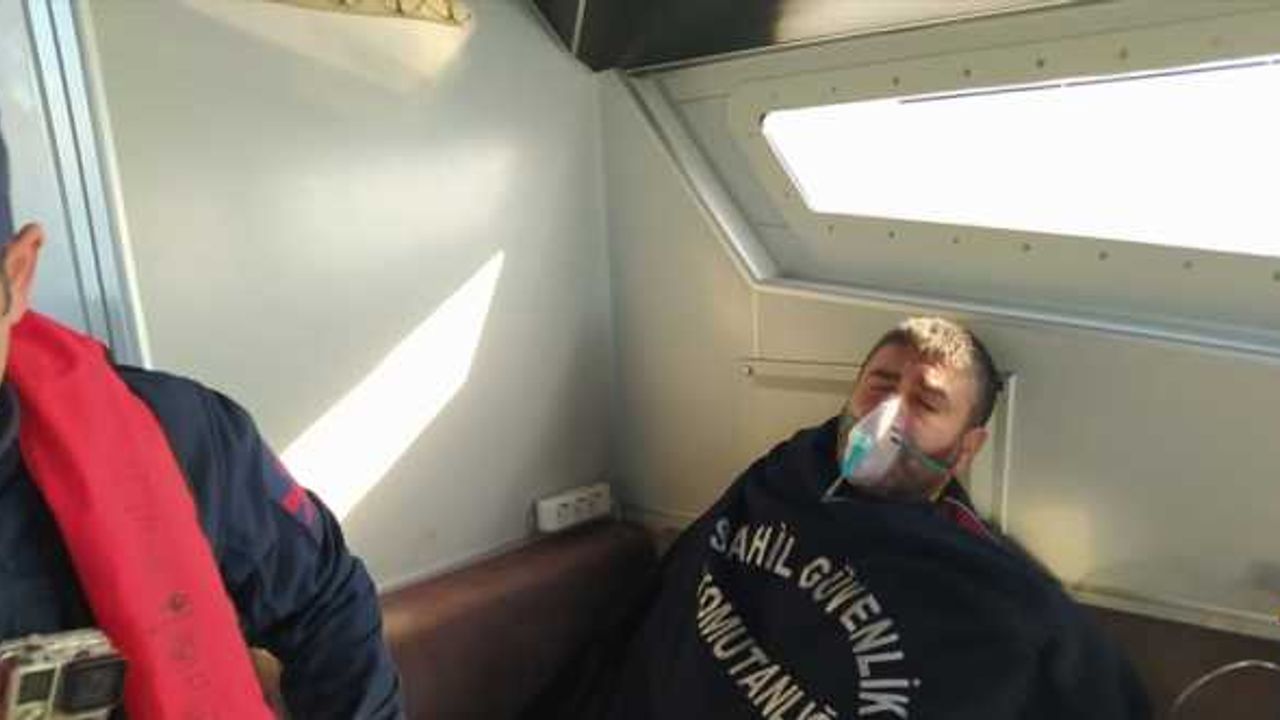 Düzce'de denizde rahatsızlanan balıkçı sahil güvenlik botuyla kurtarıldı