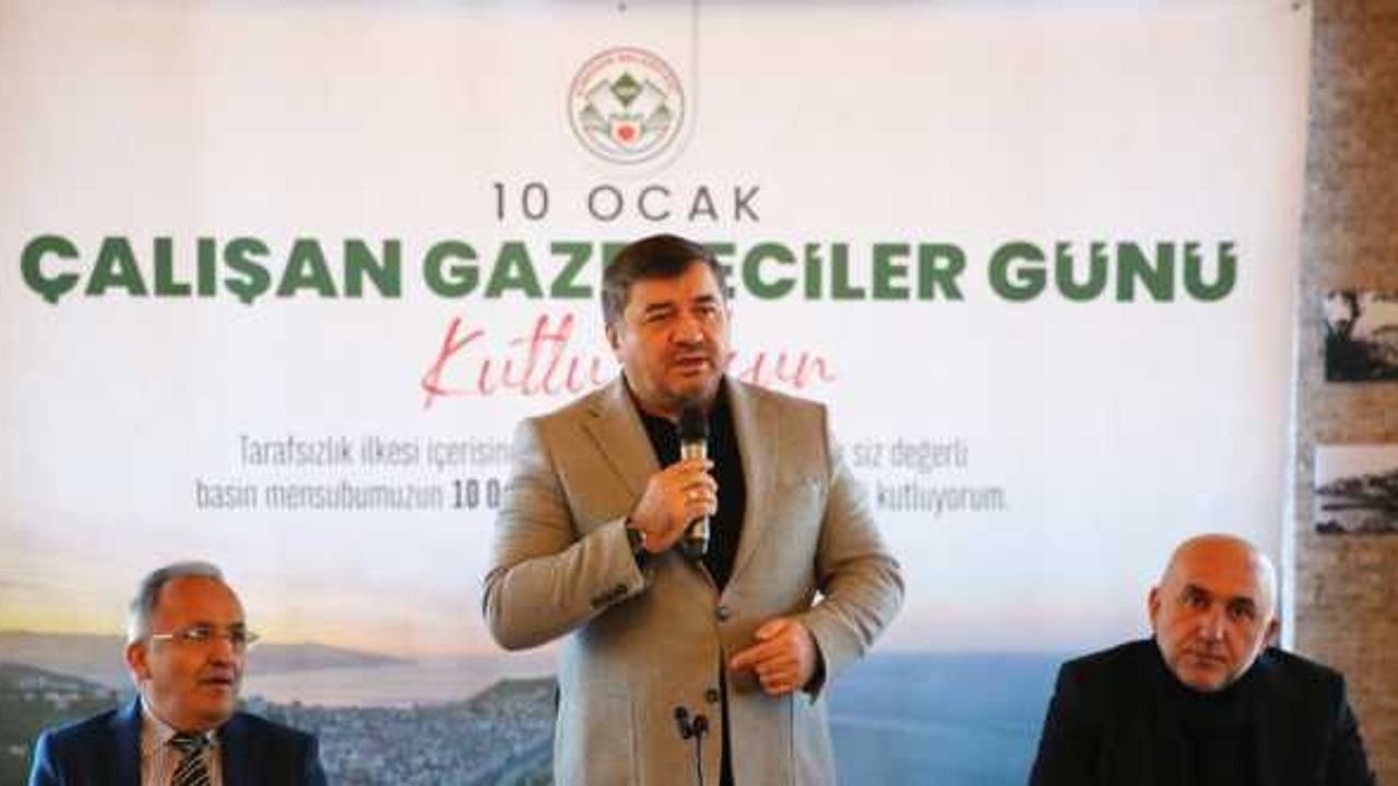 Giresun Belediye Başkanı Şenlikoğlu, gazetecilerle bir araya geldi