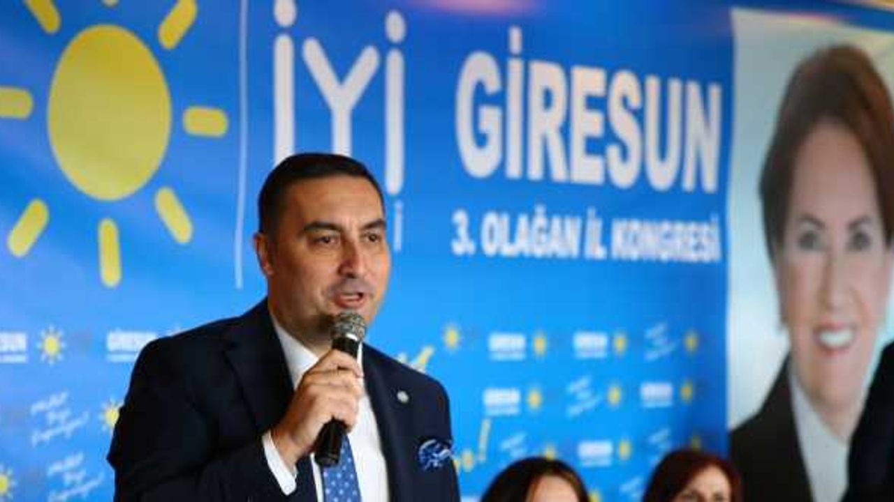 İYİ Parti'li Burak Akburak, partisinin Giresun Kongresinde konuştu: