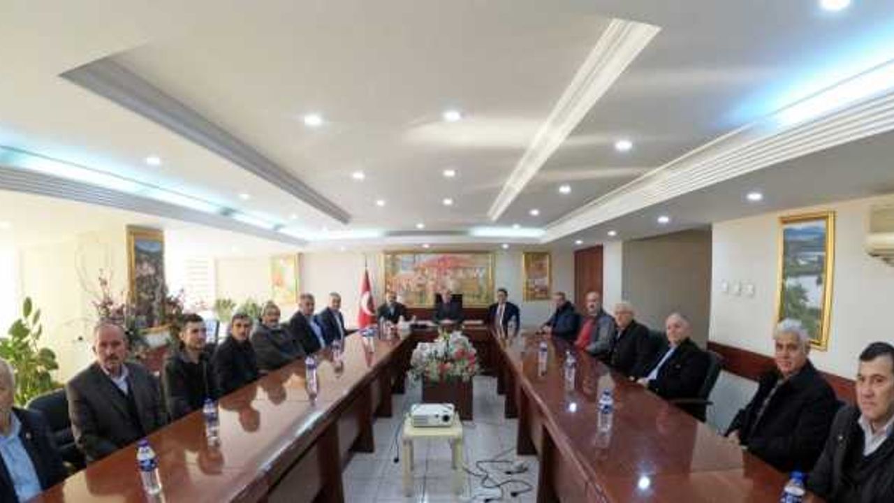 Karabük'te muhtarlar İl Genel Meclis Başkanı Sözen'i ziyaret etti