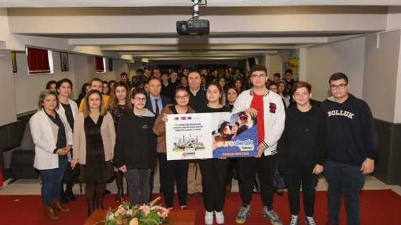 Karesi Belediyesi gençlerin Avrupa’ya açılan kapısı
