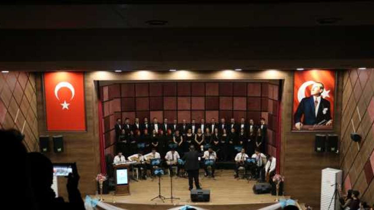 Kastamonu'da "Türk Müziği Korosu" konser verdi