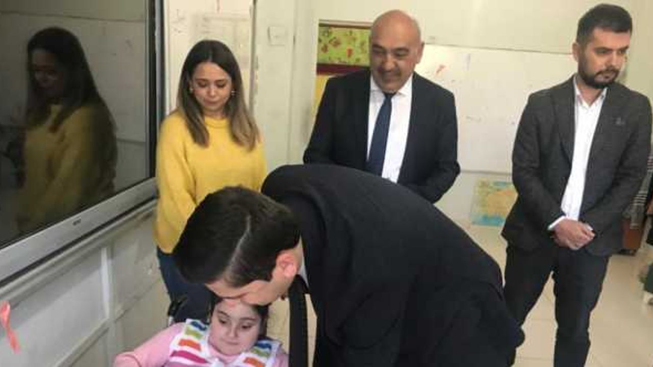 Kaymakam Atar'dan Emirli İlkokulu ve Ortaokulu'na ziyaret