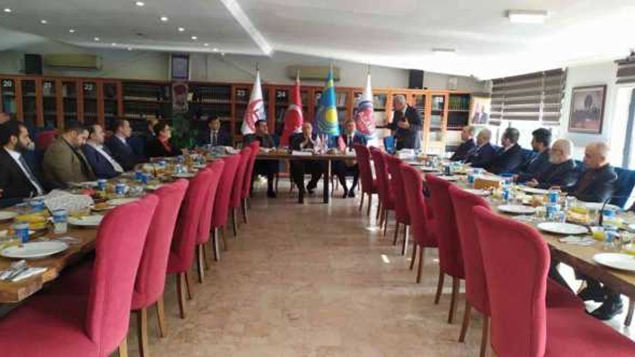 Kazakistan Büyükelçisi’nden Avrasya Bir Vakfına ziyaret
