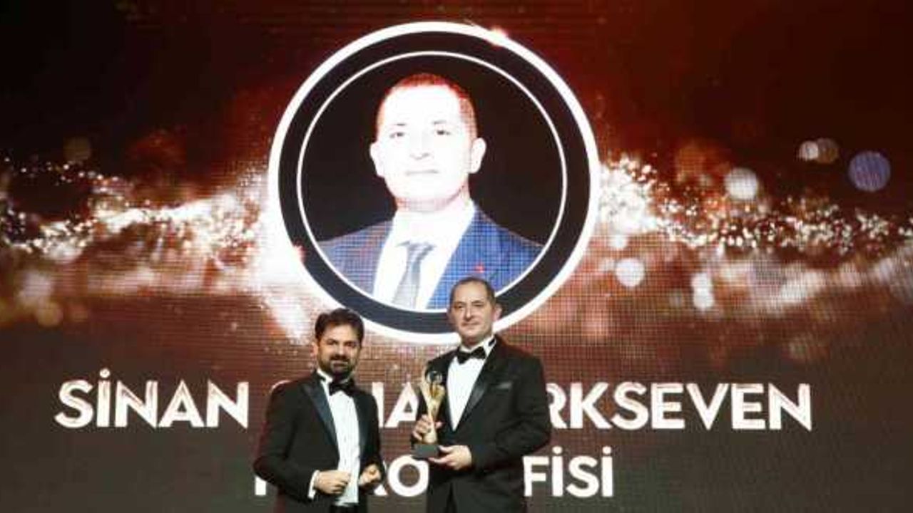 Petrol Ofisi CMO’su Sinan Seha Türkseven’e, ‘Altın Lider’ ödülü