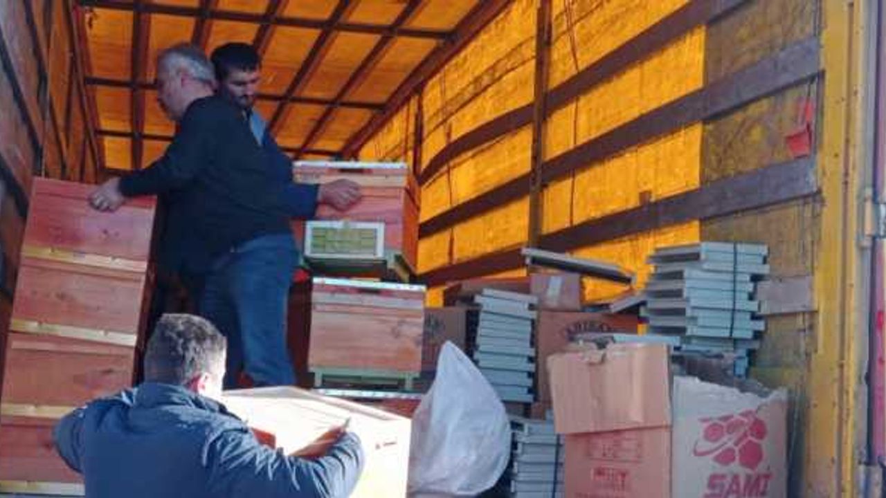 Samsun'da bal üretimini artırmak için 140 arıcıya ekipman desteği verildi