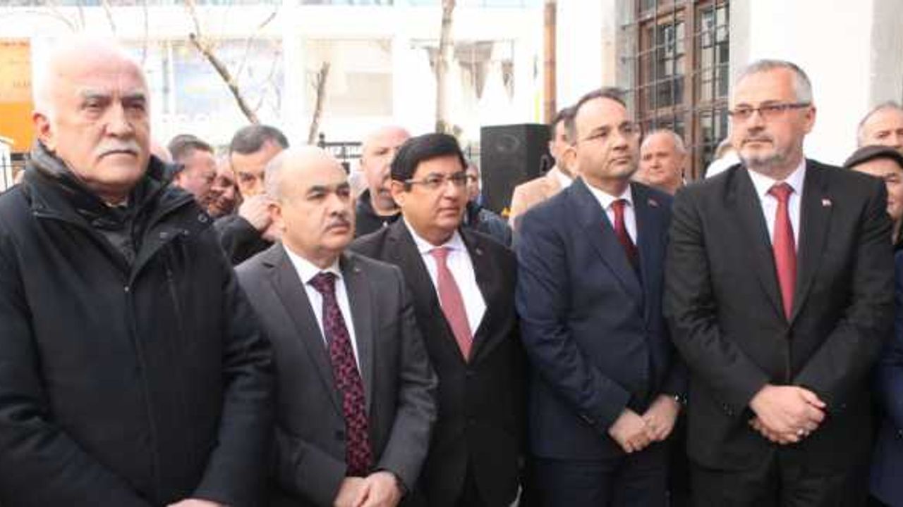 Samsun'da restorasyonu tamamlanan tarihi Çarşı Camisi ibadete açıldı