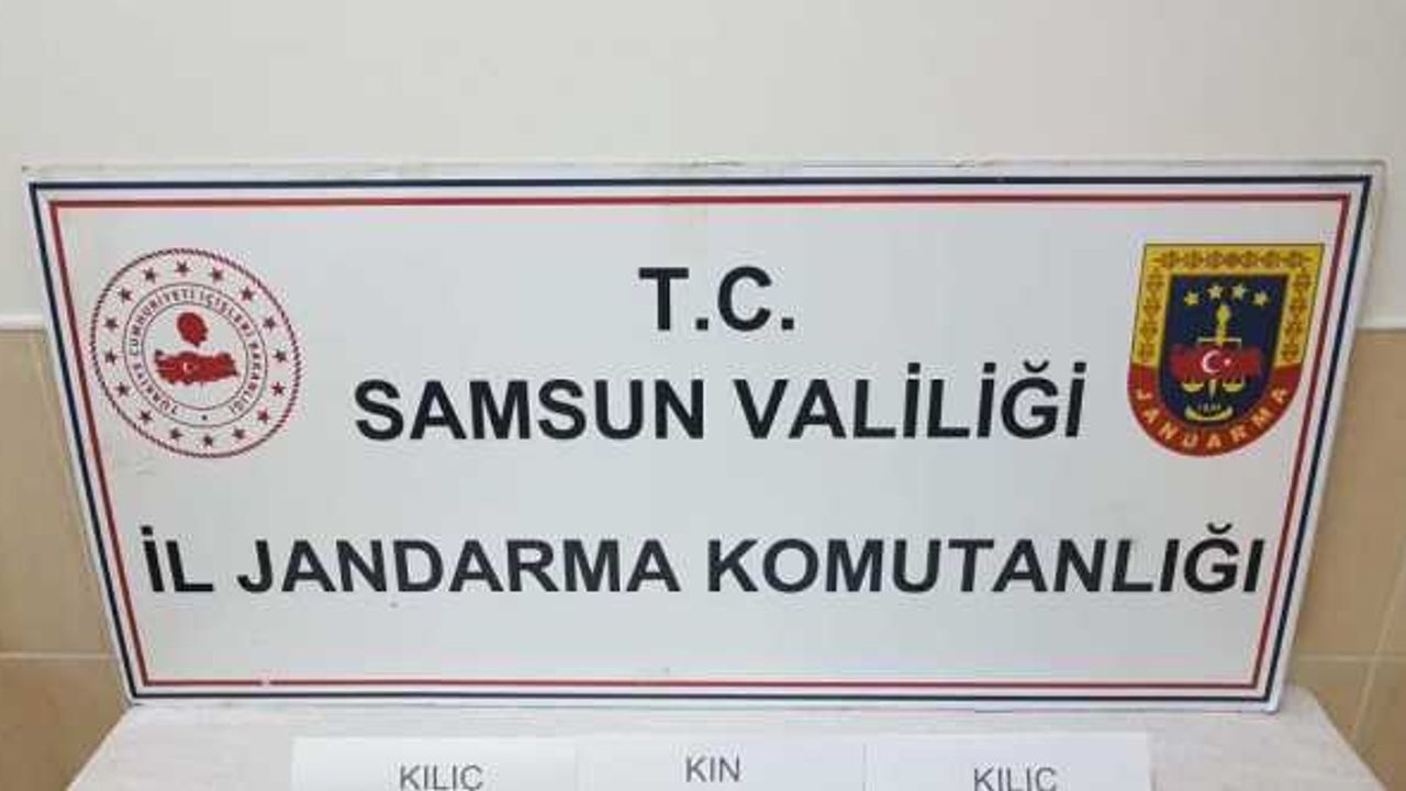 Samsun'da tarihi eser niteliğindeki 2 kılıç ele geçirildi