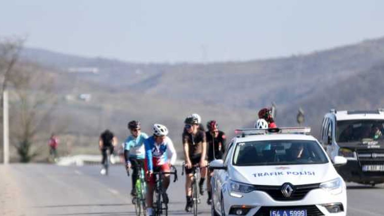 Şehit Emniyet Müdürü Okkan'ın mezarına pedal çevirdiler