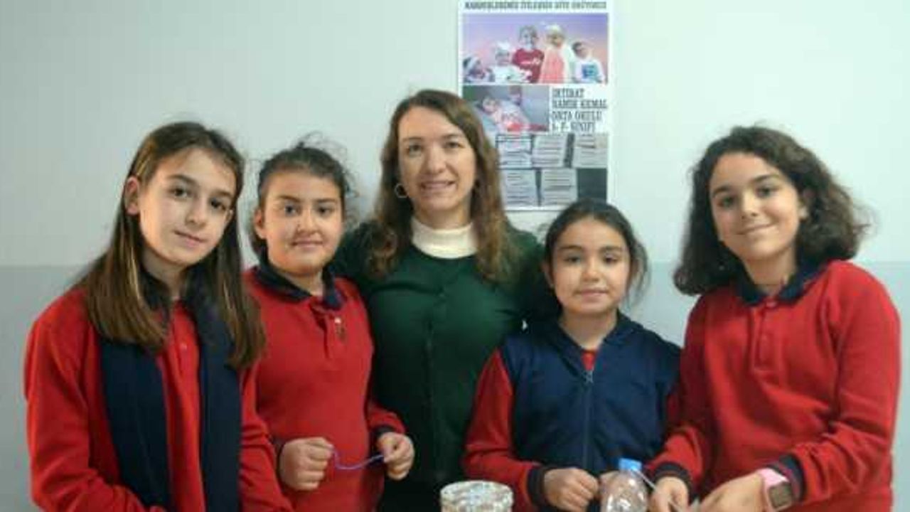 SMA hastası ve lösemili çocukların tedavisine katkı için bileklik örüyorlar